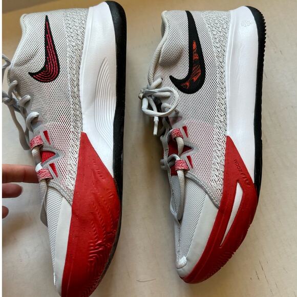 Nike Kyrie Flytrap 6 Athletic Shoes Gray/Red NEW Size 9 - Picture 5 of 9